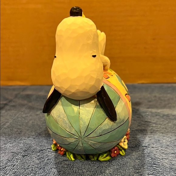 Jim Shore Snoopy and Woodstock on Decorative Egg Figurine - Picture 4 of 9